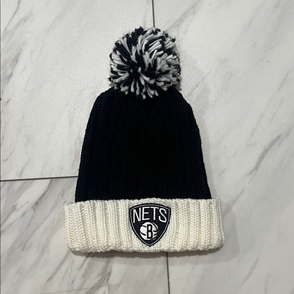 Adidas Brooklyn Nets Pom-Pom Beanie